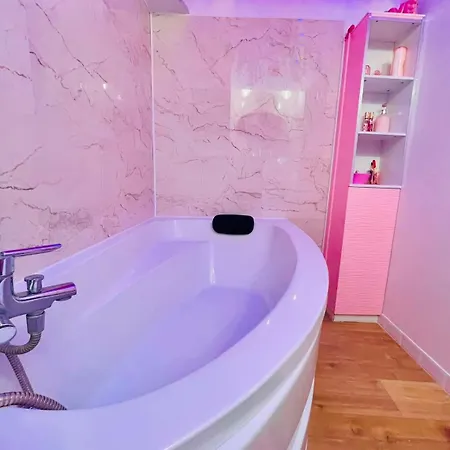 Loveroom L1timiste Apartman
